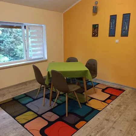 за гости Toda