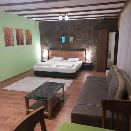 за гости Toda